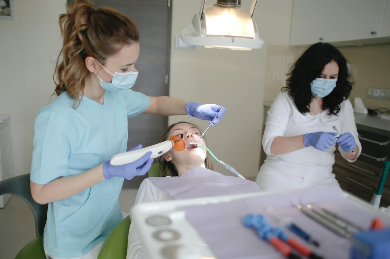 Limpieza dental con ultrasonido