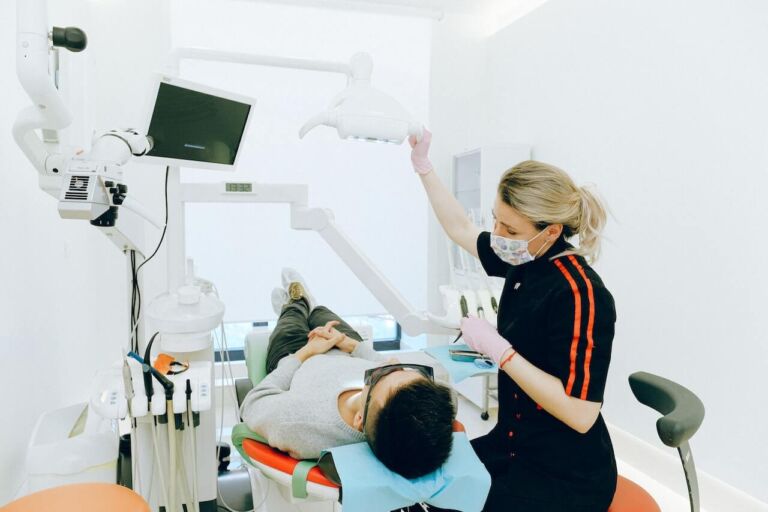 Lámpara de blanqueamiento dental